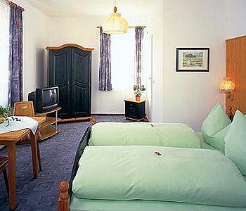 Gasthof Hotel Braeustueberl