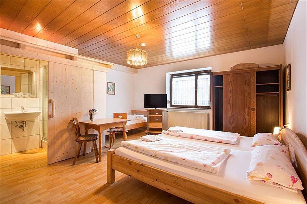 Gasthof Hotel Braeustueberl