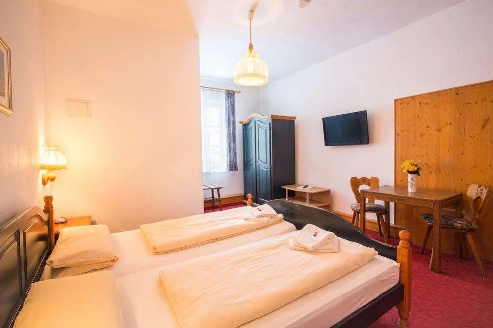 Hotel Braeustueberl Gasthof