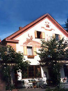 Gasthof Hotel Braeustueberl 2*