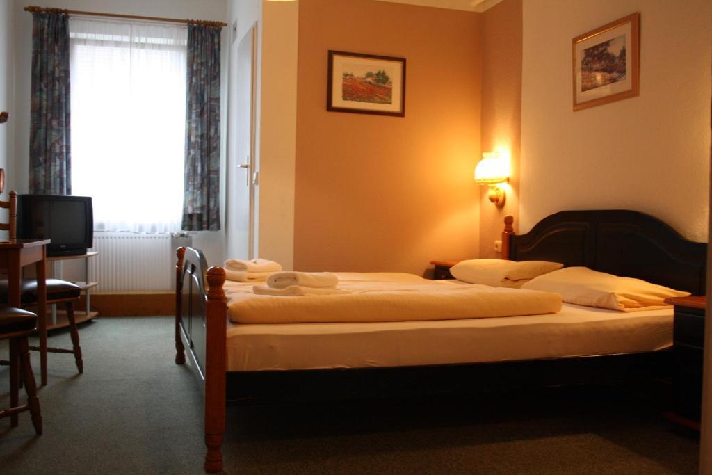 Hotel Braeustueberl 2*